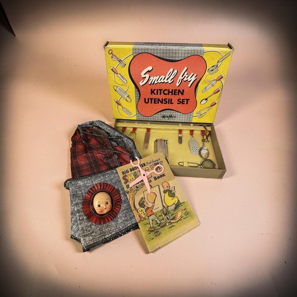 Vintage Small Fry Kitchen Utensil Set w Box New Met